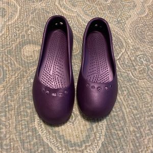 Excellent Girls Crocs size 5 purple -worn once